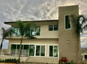 Le Luxe Penthouse 2BR w AC Wifi & 24 hr sec