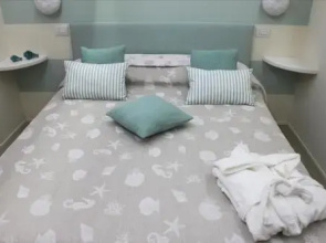Clara's House