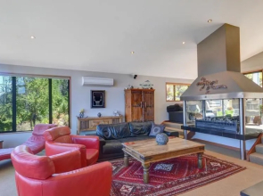 Aries Lake View Villa