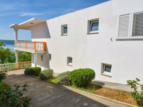 Apartment Aurora Maslenica