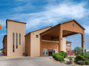 Super 8 by Wyndham Bastrop TX