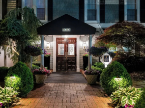 Chateau Inn and Suites