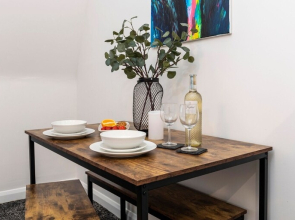 12 Quincy House - 1 Bedroom Apartment