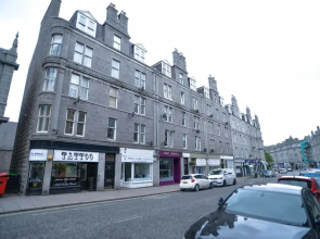 Modern Flat in Rosemount City Centre