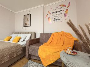 A house with a courtyard and parking for families, business travelers and couples