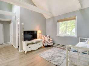 Home w/ Deck & Community Pool in Tobyhanna!