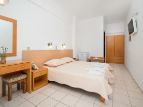 Adonis Hotel