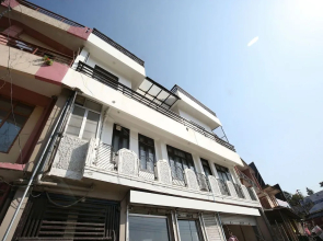 OYO 13307 Home Luxury Stay Shoghi