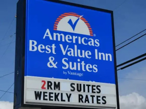 Studio 6 Portland, OR (Formerly Americas Best Value Inn & Suites Portland Airport)