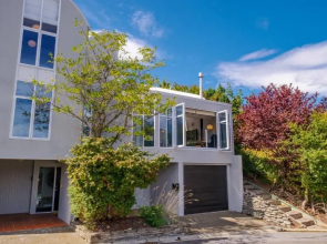 Ātaahua - New Property! - 10 Min Walk To Town