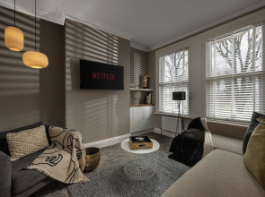 Beautiful 3 Bed House - Habita Property