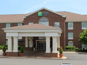Holiday Inn Express Hotel & Suites Warrenton by IHG