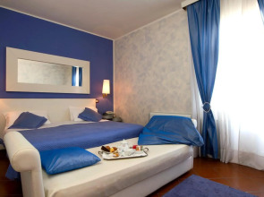 De La Pace, Sure Hotel Collection by Best Western