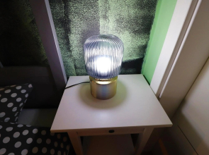 Naomi app,Netflix,between bus and train station