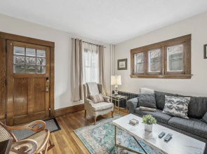 4BR 2BA Home in Charming St Paul - Sleeps 10