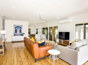 Beach Central I Pet Friendly I 2 Mins Walk to Beach