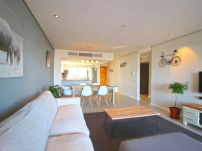 Harbour Edge 302