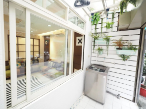 Next to Linjiang Night Market