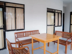 Asanka Surf House & Restaurant with pool
