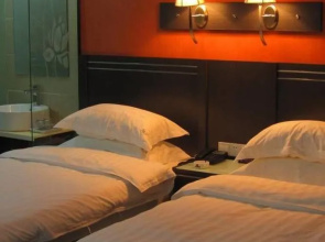Huayi Business Hotel