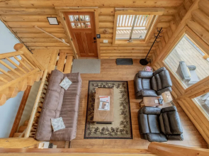 Bearfoot Chalet 3 Bedroom Home by NW Comfy Cabins