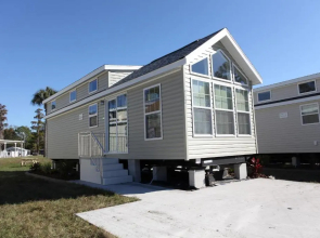 Sherwood Forest Premium Loft Cottage 13