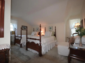 1842 Bed & Breakfast