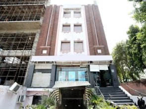 Capital O 15395 Hotel 42