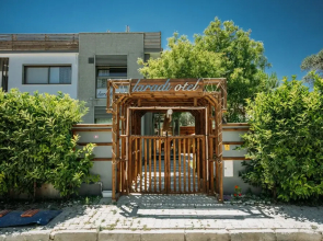 Laradi Otel