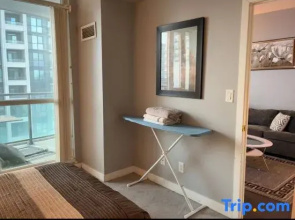 Spacious-Cozy 2Bed Condo in Square Ones Misissauga