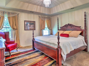 Pet-friendly Home w/ Yard ~ 15 Mi to Atlanta!