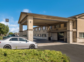 Red Lion Inn & Suites Ontario