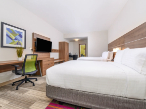 Holiday Inn Express & Suites Wildwood The Villages by IHG
