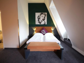 Villa Carlton - Adults Only