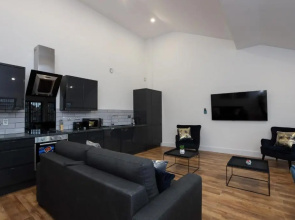 Concert Square Apartments by Happy Days