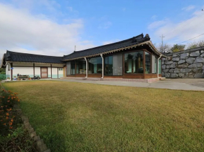 Classic Hanok Pension