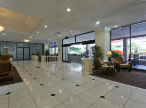 Royal Kuhio Penthouse With Ocean View on 35th Floor