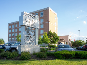 Chez Hotel Arlington Heights