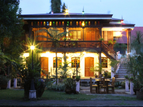 Sulyap Bed & Breakfast – Casa de Alitagtag Boutique Hotel