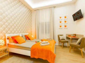 Budapest Holiday Colours