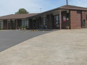 Bristol Hill Motor Inn