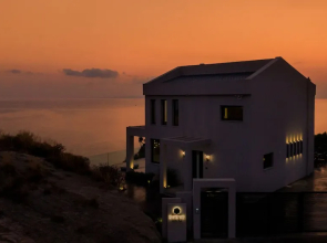 Sueño LUXURY VILLA 180 Iconic Sea View