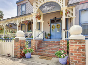 Grand Gables: Home 1 Block to St Johns River