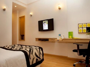 Lemon Tree Hotel, Udyog Vihar, Gurugram