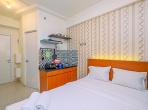 Modern And Stylish Studio At Green Pramuka Apartment