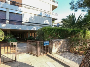 Beach chic Glyfada Athens riviera by GHH