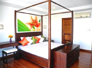 Sunrise 4 bedrooms Apartment In Nai Harn