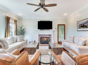 Summerville Historic Bungalow w/ Hot Tub