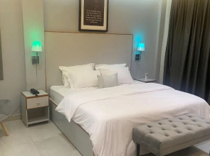 Home Xperience Luxury Apartments