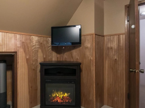 Ole' Berg's Den in Lake Wenatchee
